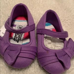 Girls shoes
